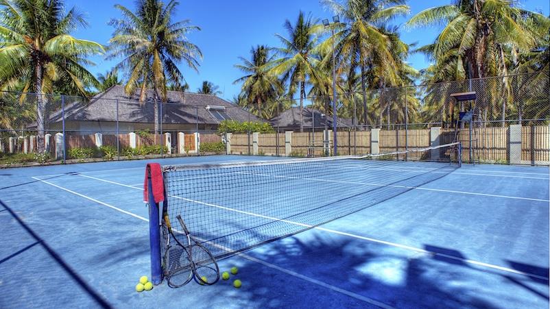 Tennis court at the Trawangan club