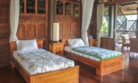 Twin Bedroom with Wooden Floor - Atas Awan Villa - Ubud, Bali