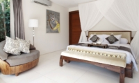 Bedroom with Lamp - Lataliana Villas - Seminyak, Bali