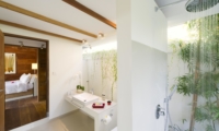 Bedroom and Bathroom - Sahana Villas - Seminyak, Bali