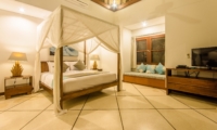 Bedroom with Seating Area - Villa Alore - Seminyak, Bali