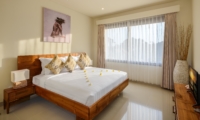 Bedroom with Table Lamps - Villa Amelia - Legian, Bali