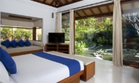 Bedroom with Sofa and TV - Villa Atacaya - Seseh, Bali