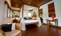 Bedroom with Study Table - Villa Bukit Naga - Ubud, Bali