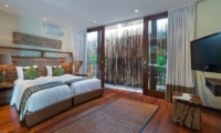 Twin Bedroom with TV - Villa Eshara - Seminyak, Bali