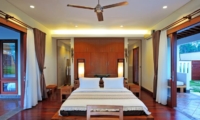 Bedroom with Wooden Floor - Villa Griya Aditi - Ubud, Bali