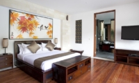 Bedroom with TV - Villa Iskandar - Seseh, Bali