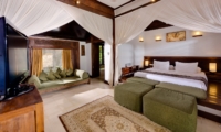 Bedroom with Seating Area - Villa Kubu 7 - Seminyak, Bali