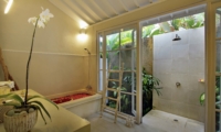 Bathroom with Bathtub - Villa Lodek Deluxe - Seminyak, Bali