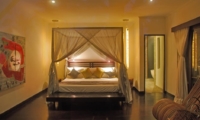 Four Poster Bed at Night - Villa Palm River - Pererenan, Bali