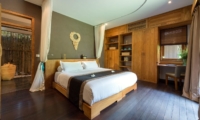 Bedroom with Wooden Floor - Villa Shambala - Seminyak, Bali