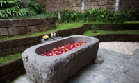 Outdoor Bathtub with Rose Petals - Villa Tirtadari - Canggu, Bali