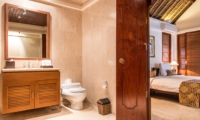 Bedroom and Bathroom - Villa Yasmine - Jimbaran, Bali