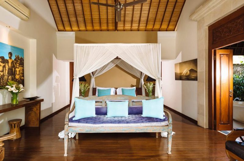 Bedroom and Bathroom - Villa Hansa - Canggu, Bali