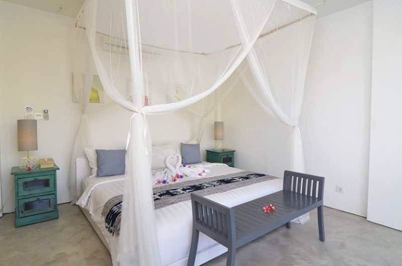 Bedroom with Mosquito Net - Villa Kami - Canggu, Bali