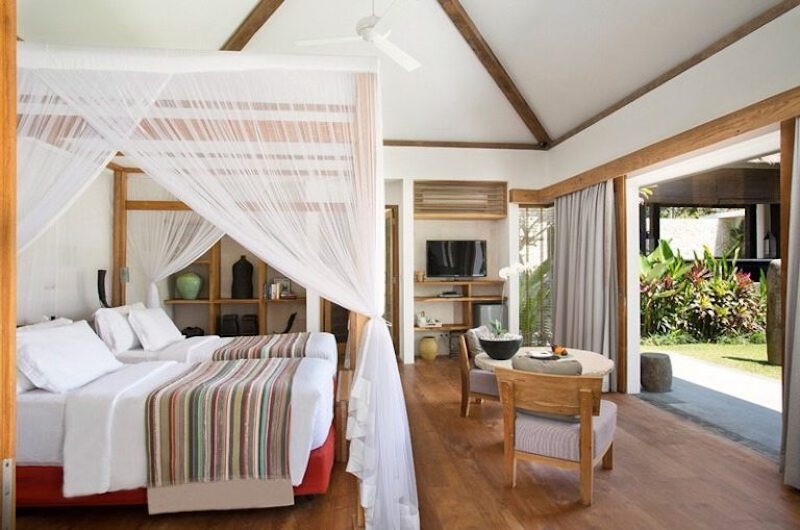 Twin Bedroom with Wooden Floor - Villa Levi - Canggu, Bali