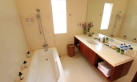 Bathroom with Bathtub - Villa Mandala Sanur - Sanur, Bali