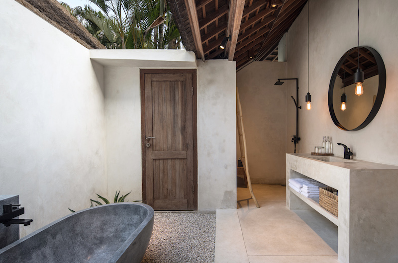 Semi Open Bathroom with Mirror - Villa Massilia Satu - Seminyak, Bali