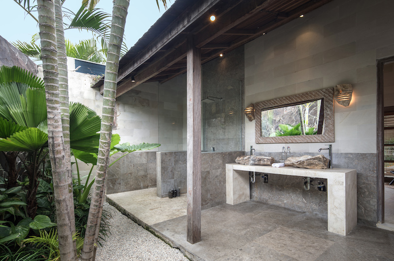 Open Plan Bathroom - Villa Massilia Tiga - Seminyak, Bali