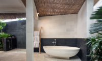 Bathtub with Plants - Villa Massilia Tiga - Seminyak, Bali