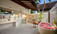 Bathroom with Bathtub - Villa Noa - Seminyak, Bali