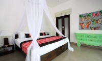 Bedroom with Mosquito Net - Villa Novaku - Seminyak, Bali