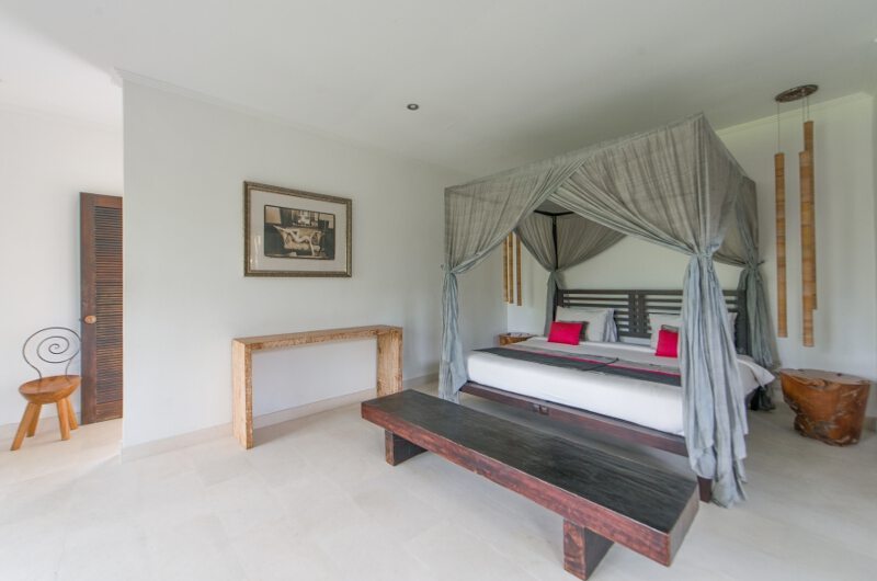 Spacious Bedroom - Villa Palm River - Pererenan, Bali