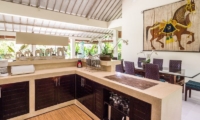 Kitchen and Dining Area - Villa Senang - Batubelig, Bali