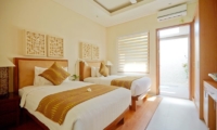 Twin Bedroom with Wooden Floor - Villa Seriska Dua Sanur - Sanur, Bali