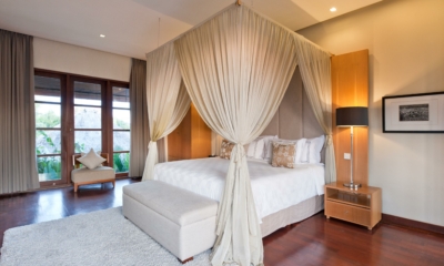 Bedroom with Table Lamps - Akara Villas 3 - Seminyak, Bali
