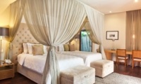 Bedroom with Twin Beds and Study Table - Akara Villas 3 - Seminyak, Bali