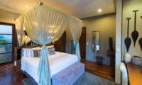 Bedroom with Wooden Floor - Akara Villas 8 - Seminyak, Bali