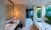 His and Hers Bathroom with Bathtub - Akara Villas 8 - Seminyak, Bali
