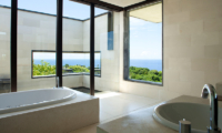 En-Suite Bathroom with Bathtub - Alila Villas Uluwatu - Uluwatu, Bali