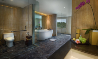 En-Suite Bathroom with Shower and Bathtub - Anantara Uluwatu Resort - Uluwatu, Bali