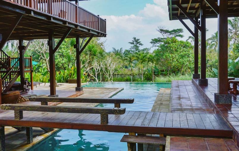 Gardens and Pool - Atas Awan Villa - Ubud, Bali