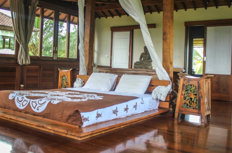 King Size Bed - Atas Awan Villa - Ubud, Bali