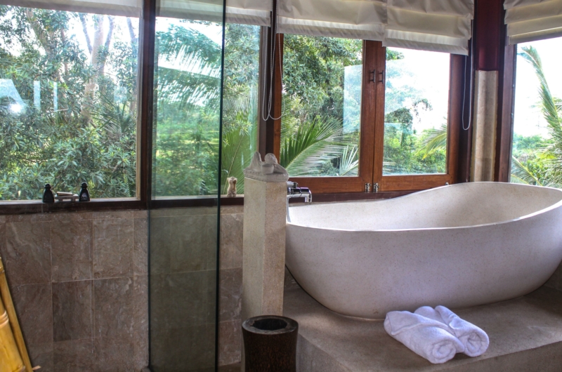 Bathtub - Atas Awan Villa - Ubud, Bali