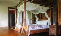 Bedroom with Study Table - Atas Awan Villa - Ubud, Bali