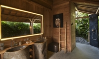 En-Suite Bathroom with Mirror - Bali Ethnic Villa - Umalas, Bali