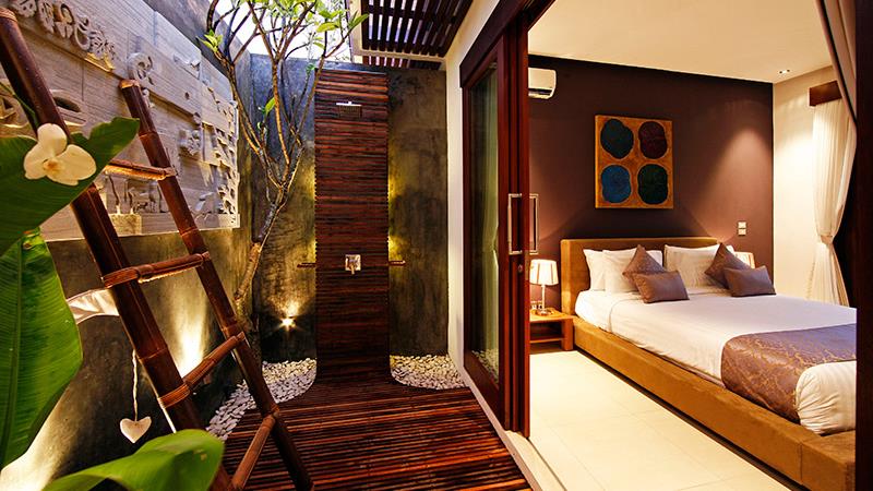 Bedroom and En-Suite Bathroom - Chandra Villas - Seminyak, Bali
