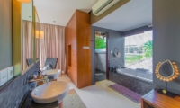 Bathroom with Bathtub - Chimera Villas - Seminyak, Bali