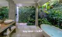 Semi Open Bathroom with Bathtub - Esha Drupadi II - Seminyak, Bali