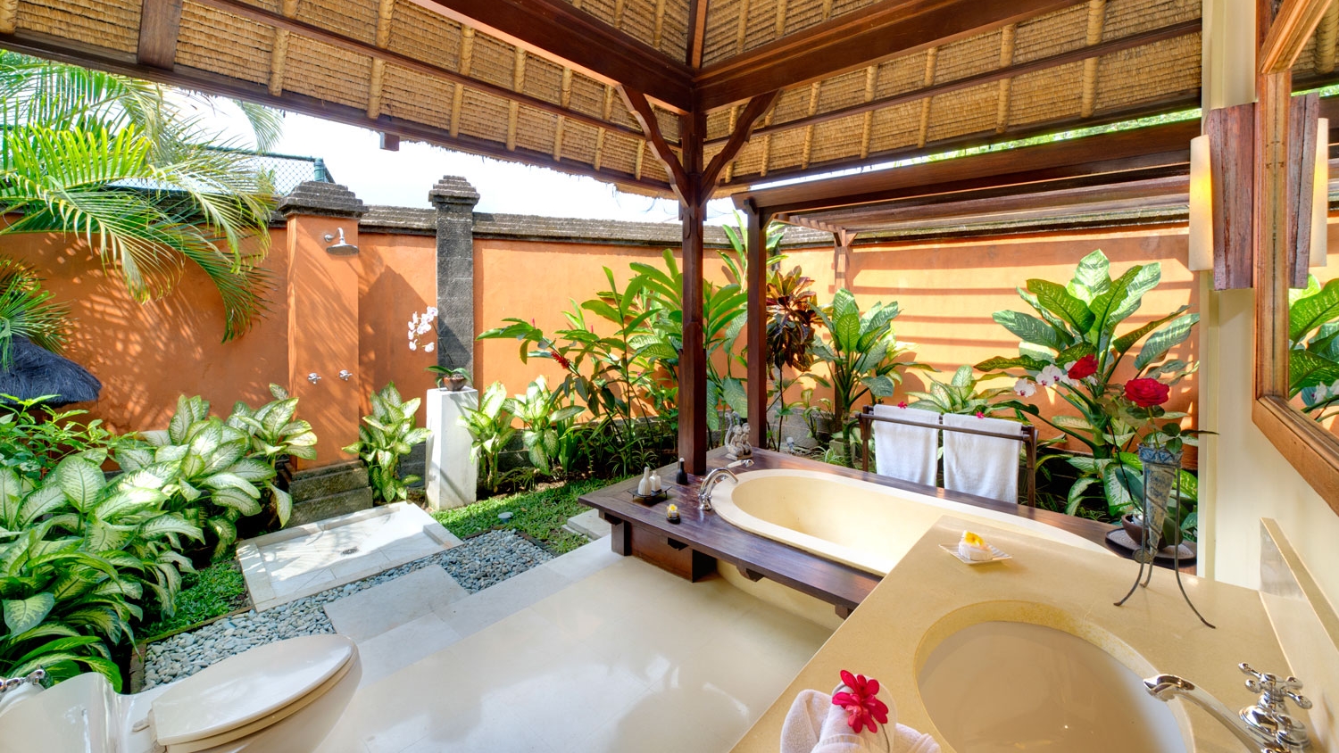 Semi Open Bathroom with Bathtub - Impiana Cemagi - Seseh, Bali