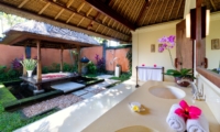 En-Suite Bathroom with Bathtub - Impiana Cemagi - Seseh, Bali