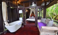 Bedroom with Bathtub - Jendela Di Bali - Gianyar, Bali