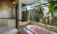Bathtub with Rose Petals - Karang Saujana Estate Villa Saujana - Ungasan, Bali