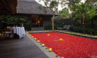Swimming Pool with Rose Petals - Kayumanis Ubud - Ubud, Bali