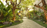 Pathway to the Villa - Le Jardin Villas - Seminyak, Bali