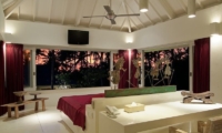 Bedroom with Study Table - Matahari Villa - Seseh, Bali